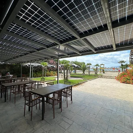 מלון Hotel Zverneci Zverneci