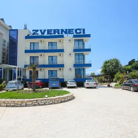 מלון Hotel Zverneci