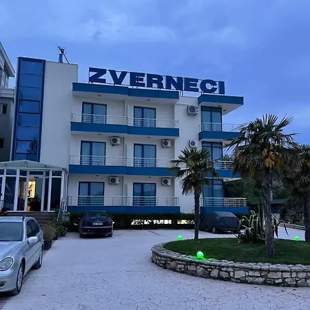 Hotel Zverneci فندق 3*