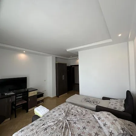 Hotel Zverneci ホテル 3*