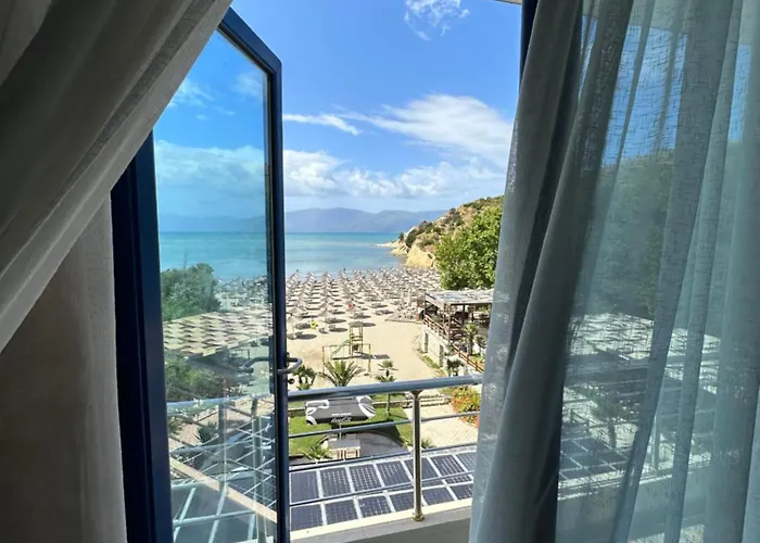 מלון Hotel Zverneci 3*