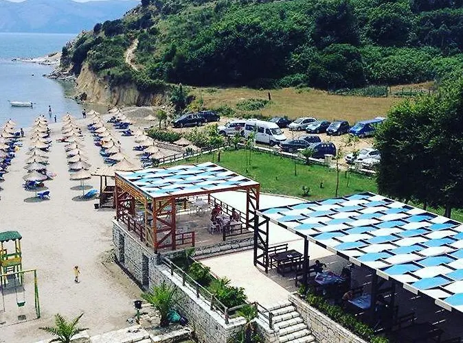 מלון Hotel Zverneci 3*